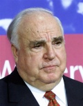 Гельмут Коль: "Германия еще долго будет зависеть от ядерной энергетики, отказ от нее не должен быть поспешным"